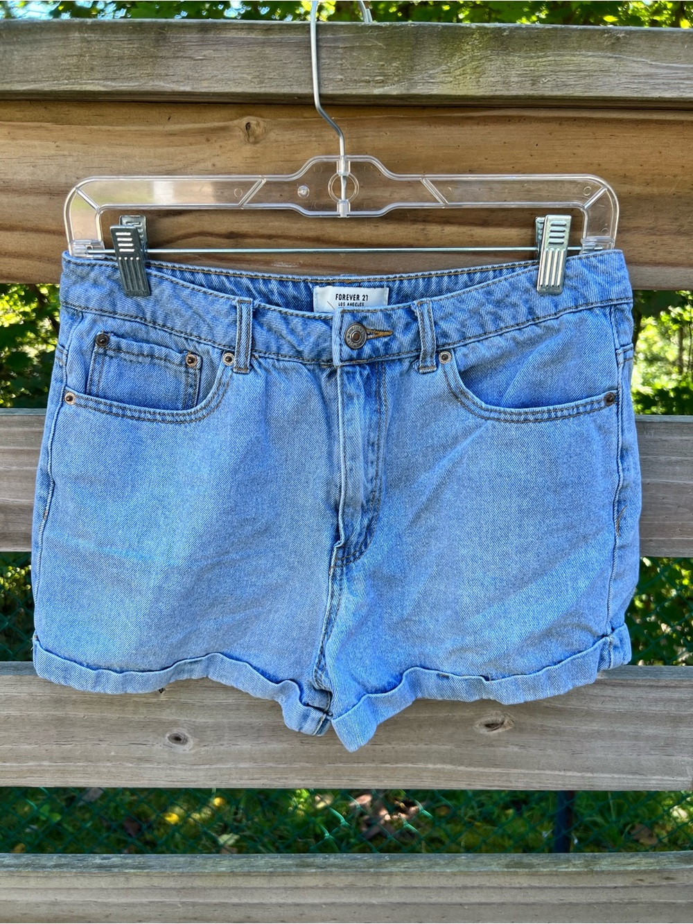 Forever 21 Light Wash Cuffed Jean Shorts Size 28